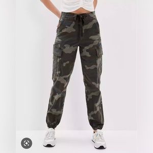 American Eagle Camo Baggy Mom Jogger